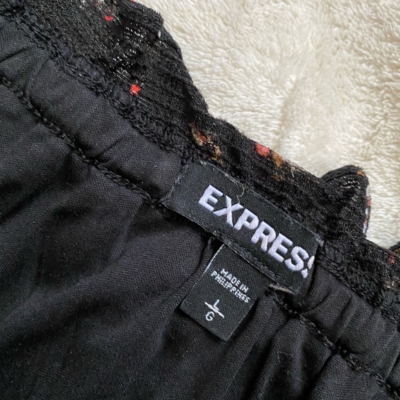 Black Floral Off The Shoulder Crop Top - Picture 2 of 2